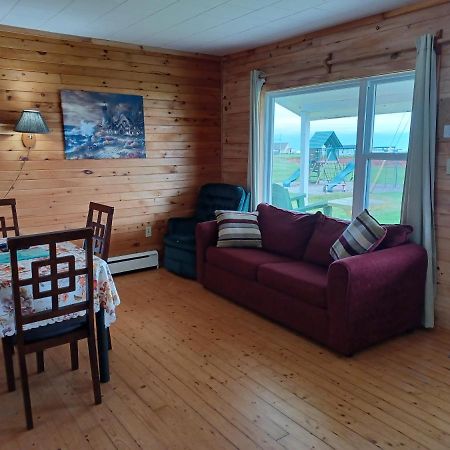 Blue Spruces Cottages Hampton Bagian luar foto