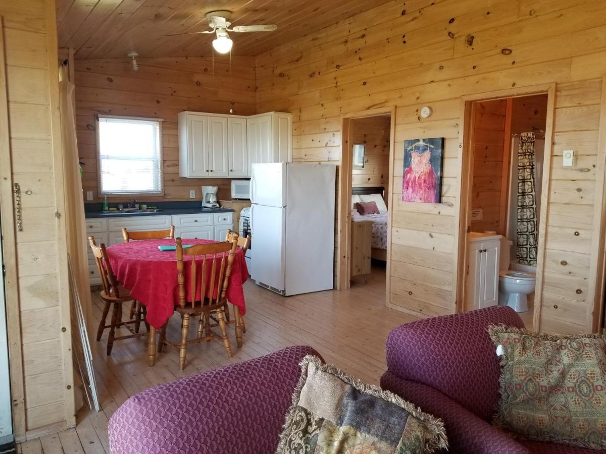 Blue Spruces Cottages Hampton Bagian luar foto