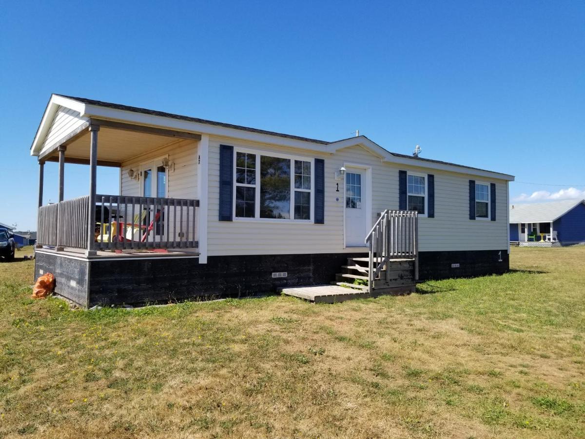 Blue Spruces Cottages Hampton Bagian luar foto