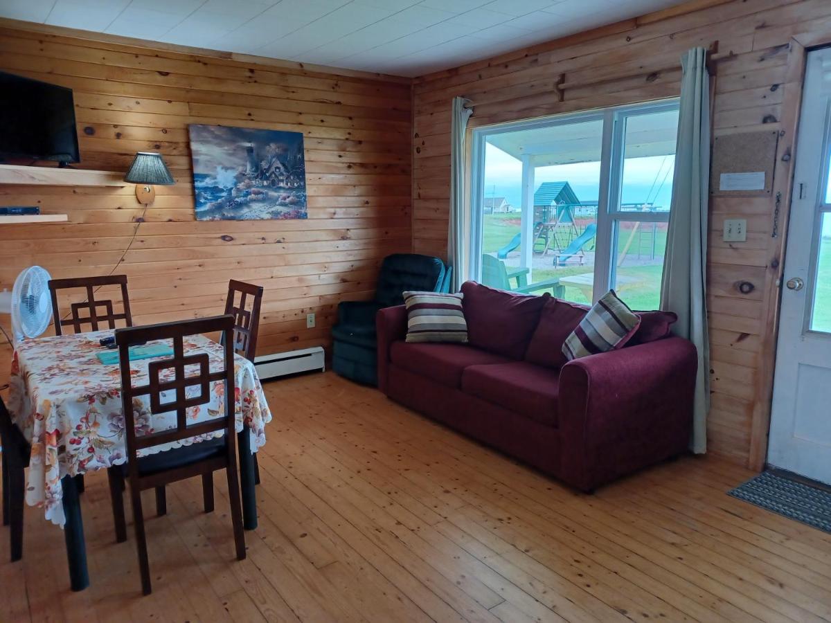 Blue Spruces Cottages Hampton Bagian luar foto