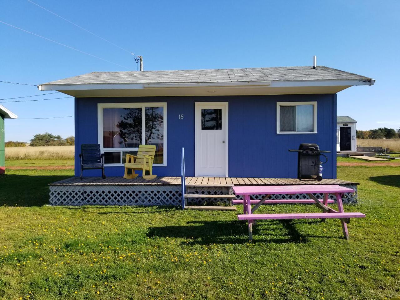 Blue Spruces Cottages Hampton Bagian luar foto