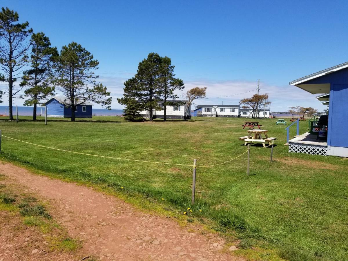 Blue Spruces Cottages Hampton Bagian luar foto