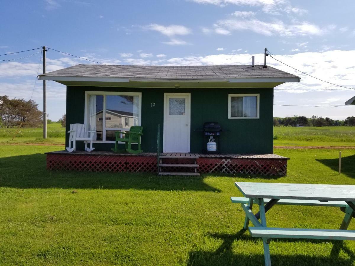 Blue Spruces Cottages Hampton Bagian luar foto