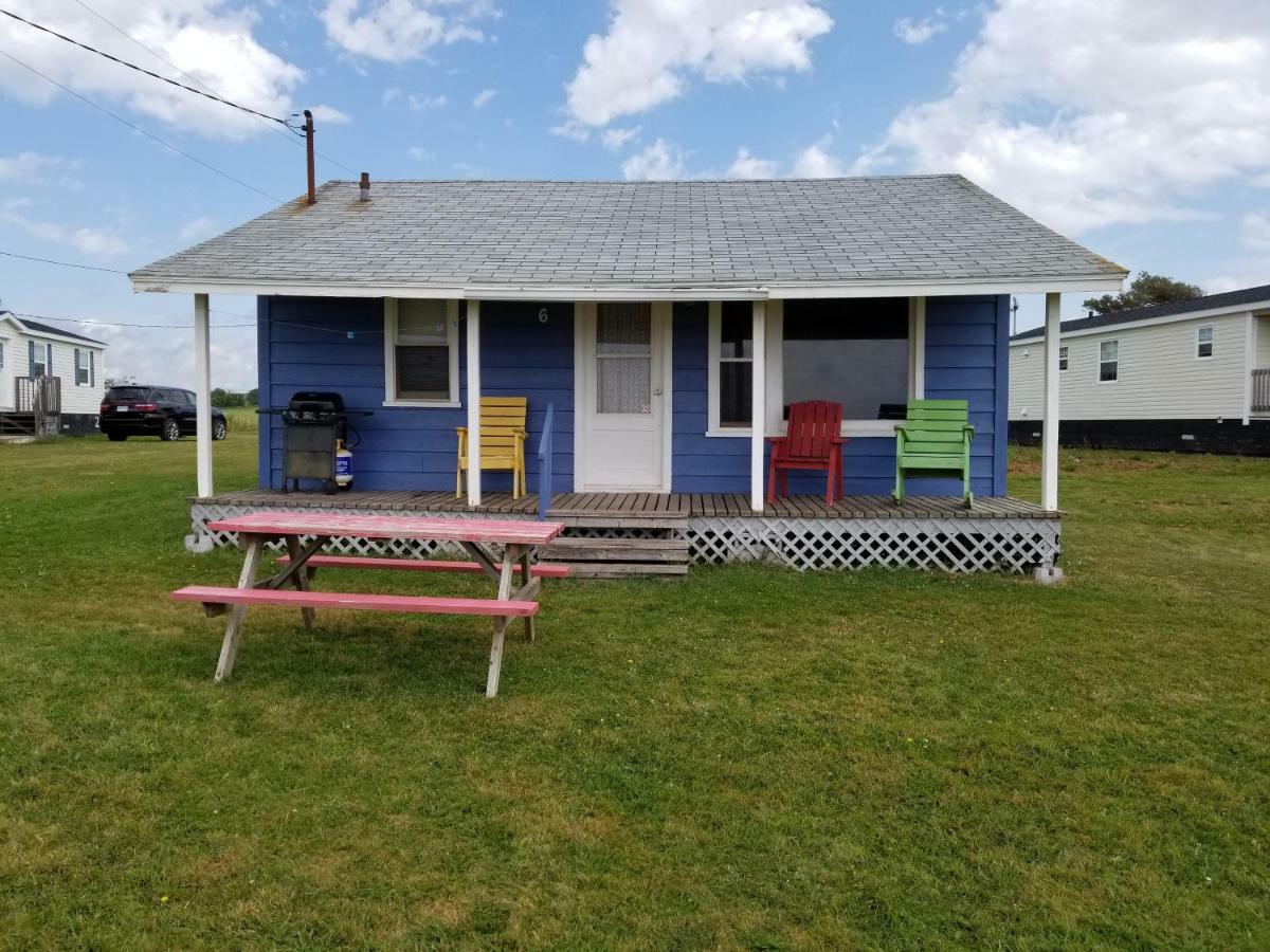 Blue Spruces Cottages Hampton Bagian luar foto